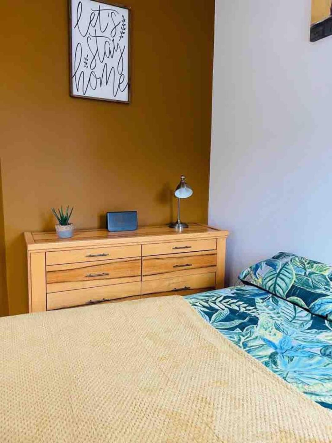 2 Bed Self Contained Apartment Wrexham Dış mekan fotoğraf