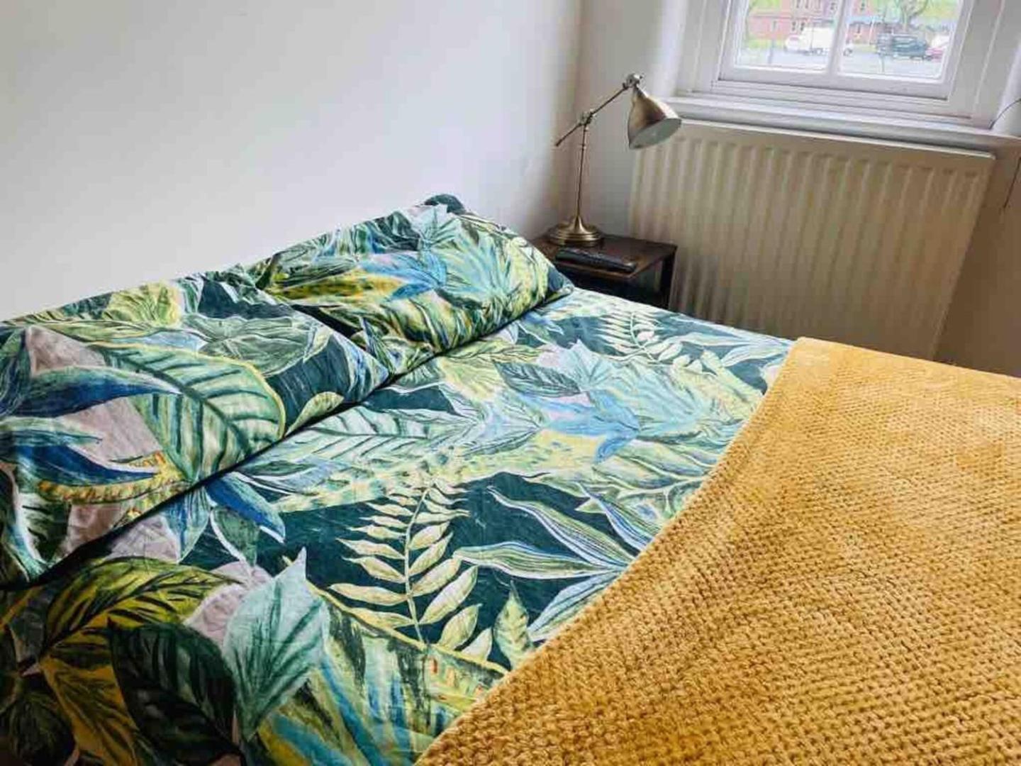2 Bed Self Contained Apartment Wrexham Dış mekan fotoğraf